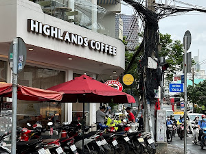 Highlands Coffee 194 Nguyễn Tất Thành