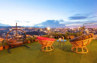 Dalat Golf Cafe – Cafe ngắm view toàn cảnh thành phố Đà Lạt