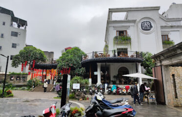 Hầm Trú Ẩn Cafe