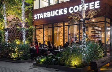 Starbucks Nguyen Hue