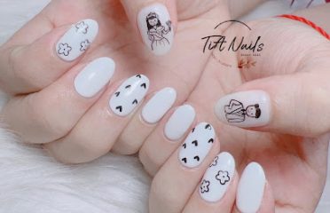 TiA Nails