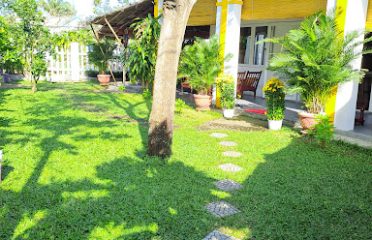 The Moon River Homestay & Villa