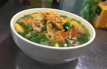 Bún cá trộn cuối chợ chùa láng