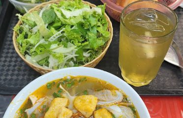 Bún riêu chị Hảo ngon nhất Hà Nội