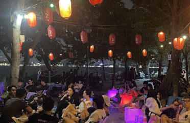 Tiệm Cafe Hạnh Phúc