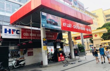 Cong Vi gasoline station