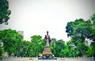 Emperor Ly Thai To Monument Statue