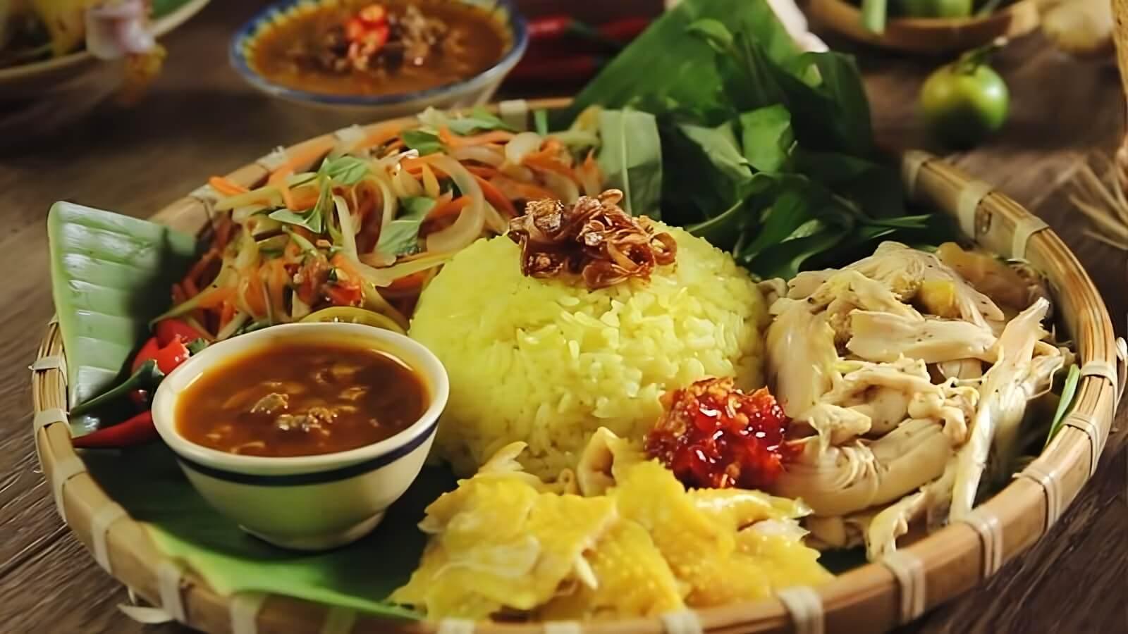 Đặc sản cơm gà tại nhà hàng ở Hội An 