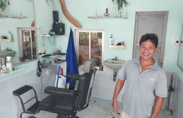 Hớt tóc Nhân – Hair cut