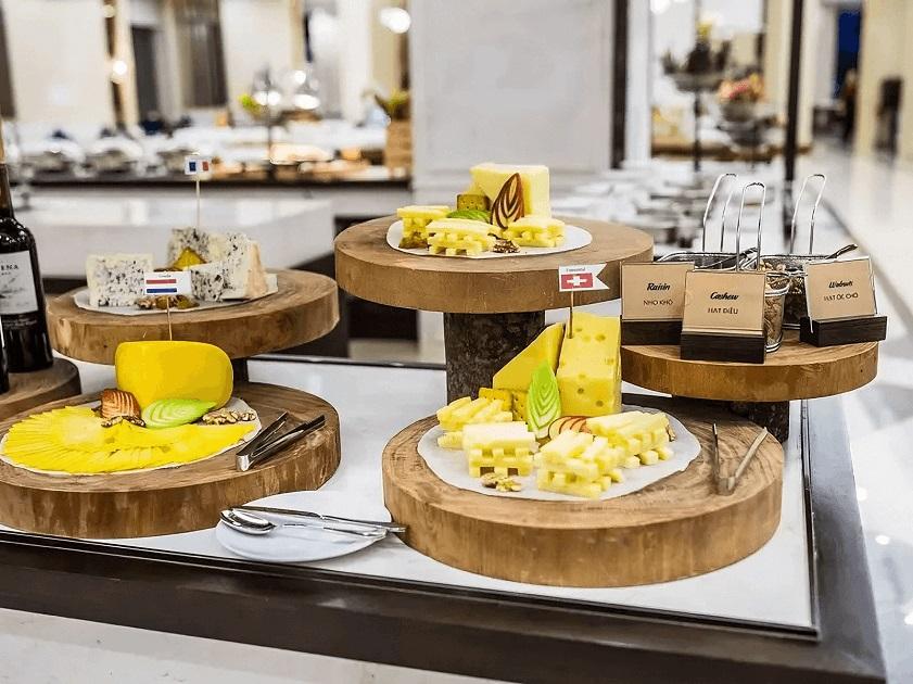 Quầy buffet hấp dẫn tại nhà hàng Cocoon