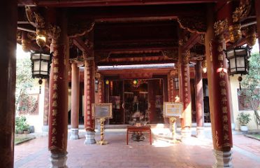 Bach Ma Temple