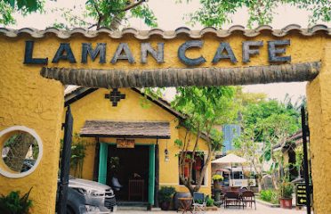 La-man Riverside Café