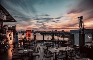 Sky On 9 Rooftop Bar