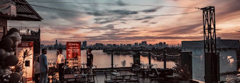 Sky On 9 Rooftop Bar