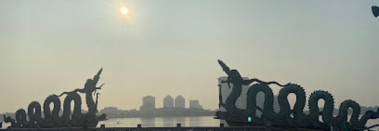 West Lake Double Dragons Statue