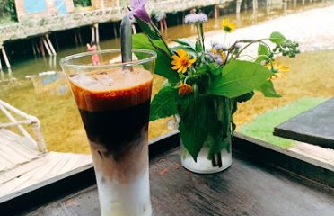 A Phủ coffee and drinks