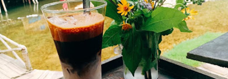 A Phủ coffee and drinks