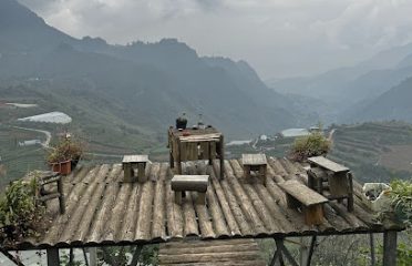 Roadside coffee with a view