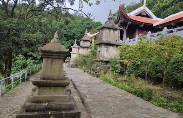 Ngọa Vân Pagoda